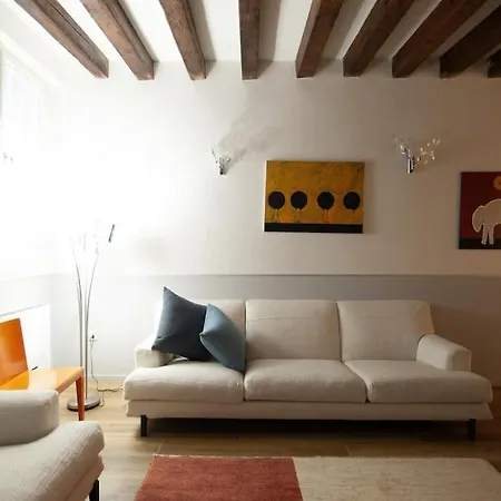 דירה The Lovers' Loft